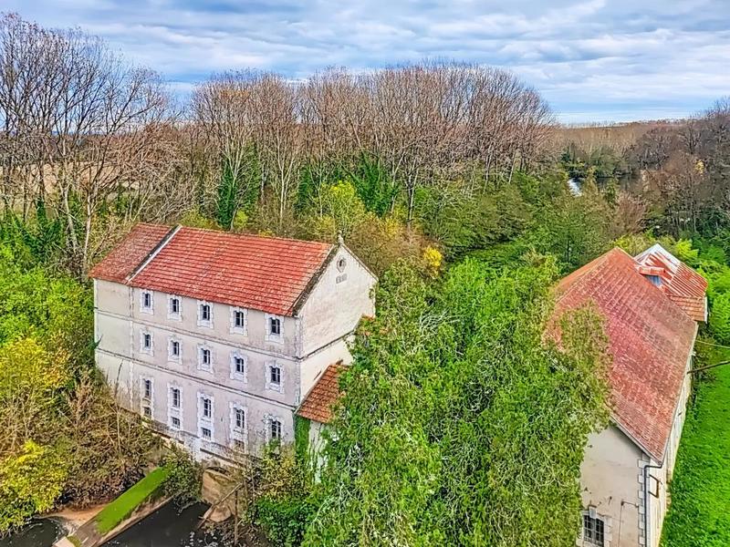 Maison de maîtres - 470 m² - 17 pièces