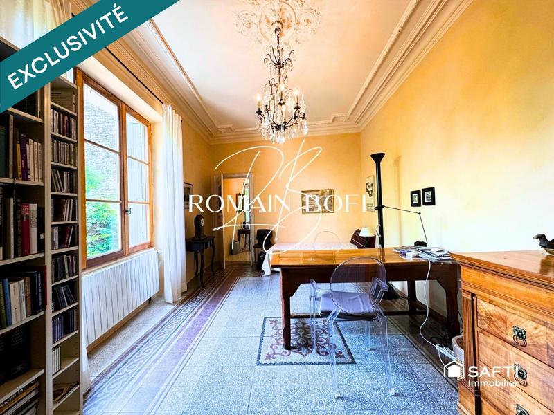 Maison - 204 m² - 6 pièces