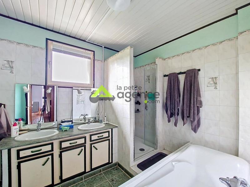 Maison - 170 m² - 8 pièces