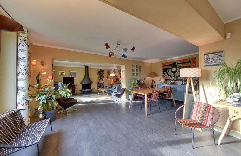 Maison - 207 m² - 6 pièces