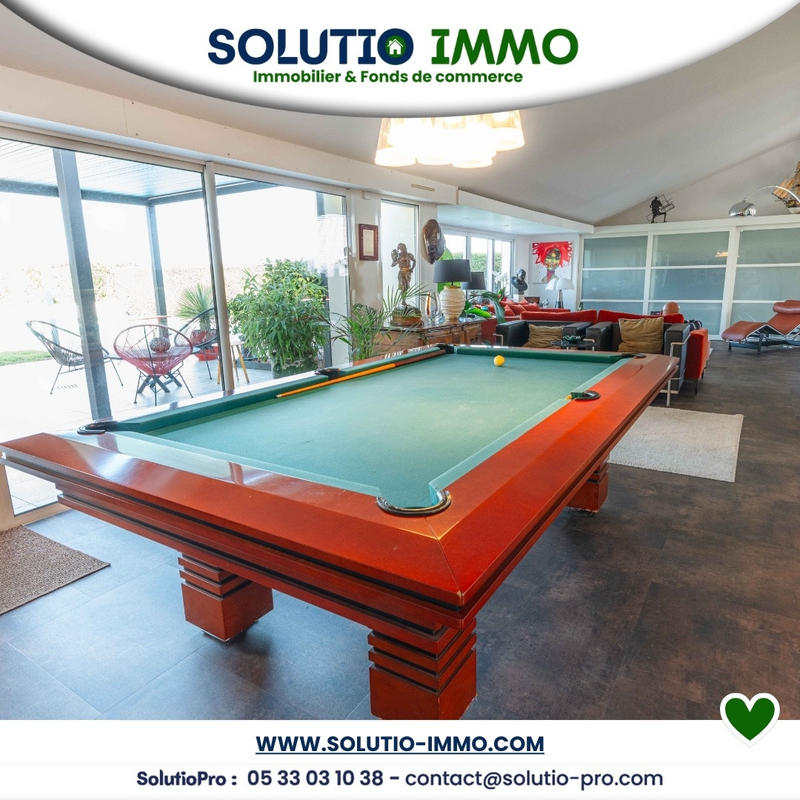 Maison - 243 m² - 6 pièces