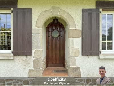 Maison - 231 m² - 9 pièces