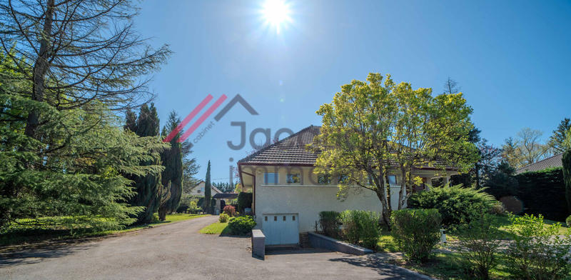 Maison - 192 m² - 6 pièces