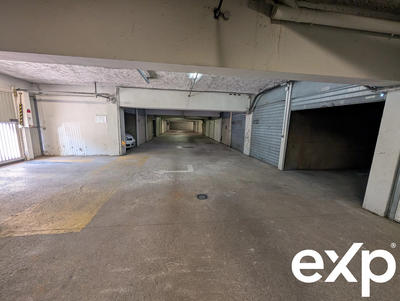 Parking / Garage - 11 m²