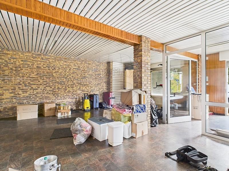 Maison - 230 m² - 8 pièces