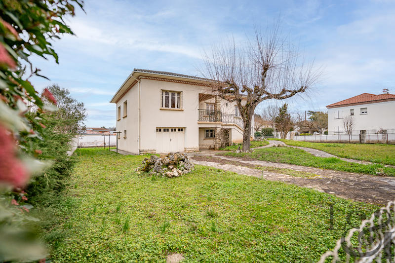 Maison - 169 m² - 7 pièces