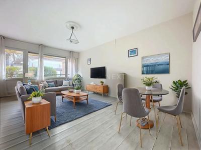 Appartement - 82 m² - 3 pièces