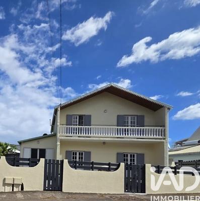 Maison - 96 m² - 4 pièces