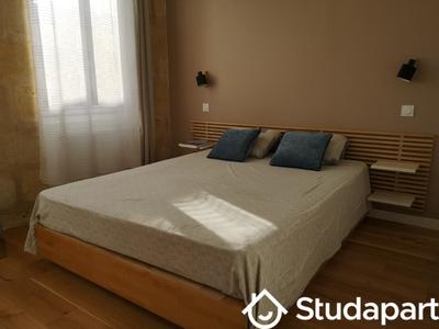 Chambre - 11 m² - 1 pièce