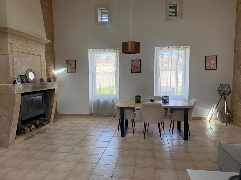 Maison - 368 m² - 9 pièces