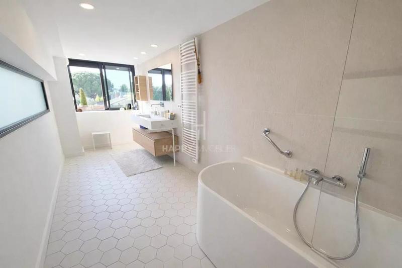 Loft - 170 m² - 3 pièces