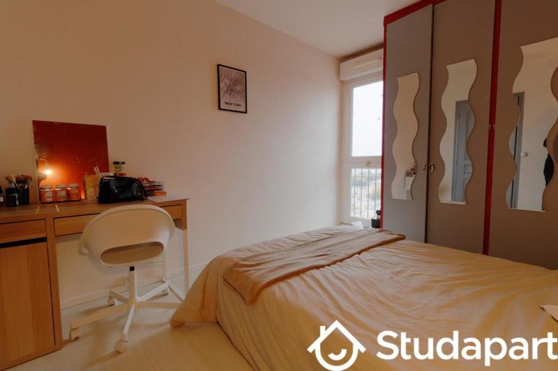 Chambre - 10 m² - 1 pièce