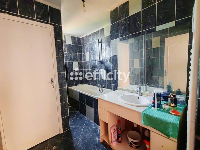 Appartement - 80 m² - 4 pièces