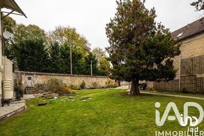 Maison - 280 m² - 13 pièces