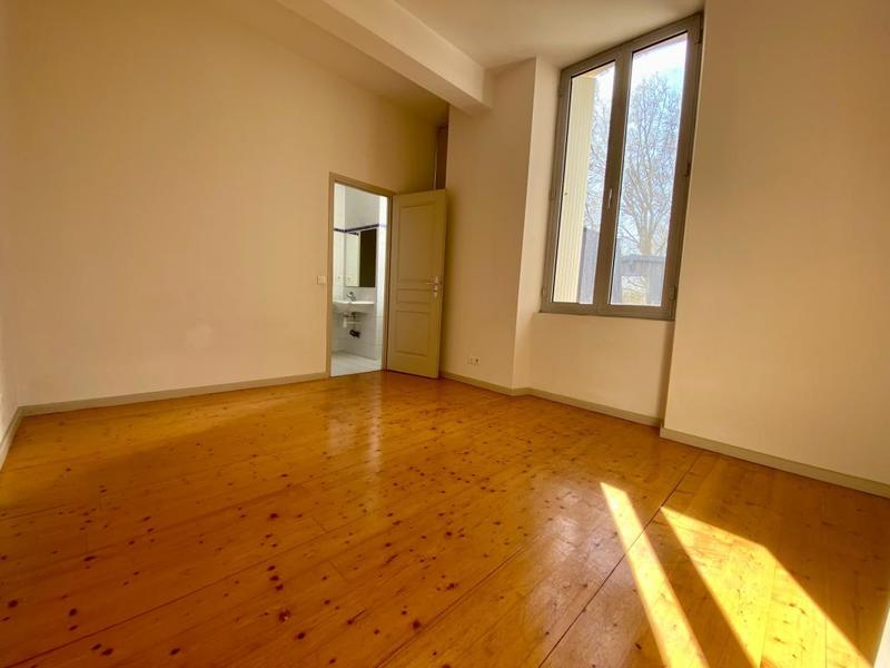 Appartement - 130 m² - 6 pièces