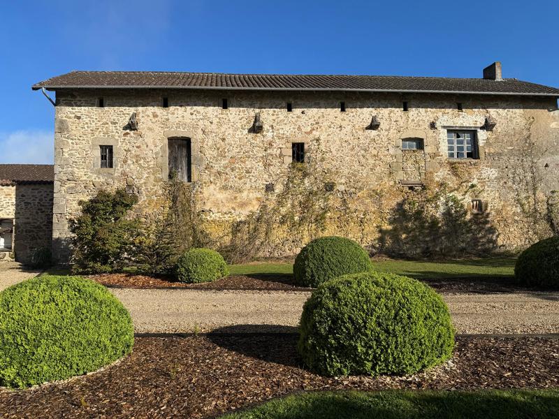 Maison - 304 m² - 9 pièces