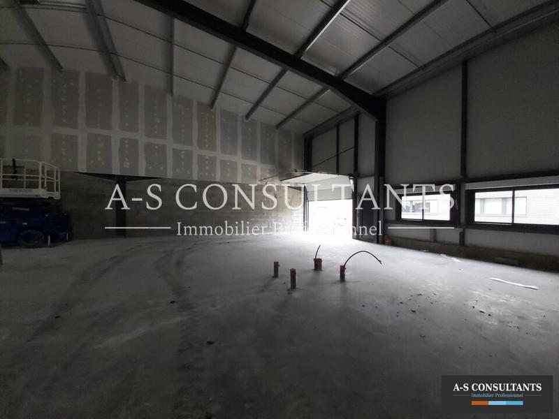 Local d'activité / Entrepôt - 200 m²