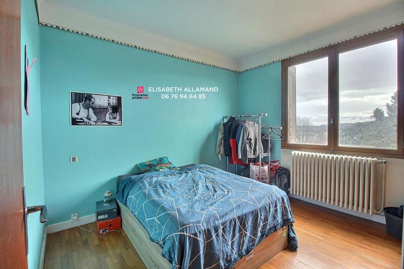 Maison - 198 m² - 8 pièces