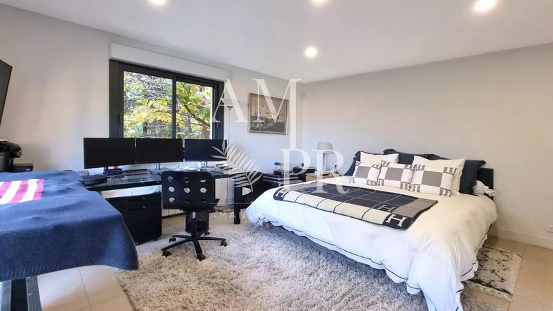 Villa - 380 m² - 8 pièces