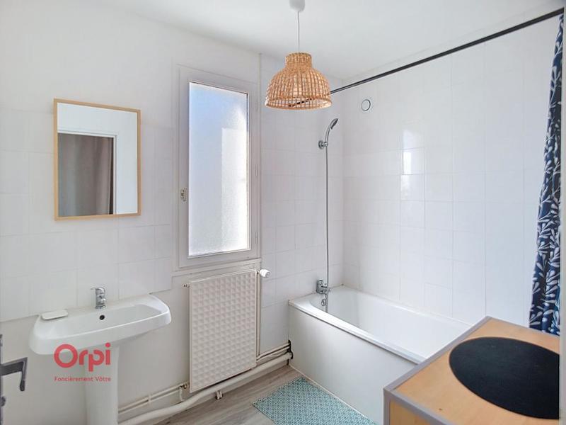 Appartement - 82 m² - 4 pièces