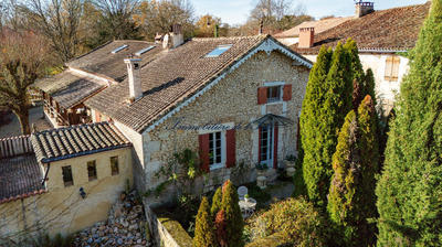 Maison - 220 m² - 9 pièces