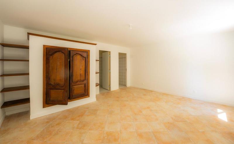 Maison - 660 m² - 16 pièces