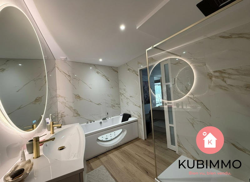 Maison - 207 m² - 6 pièces