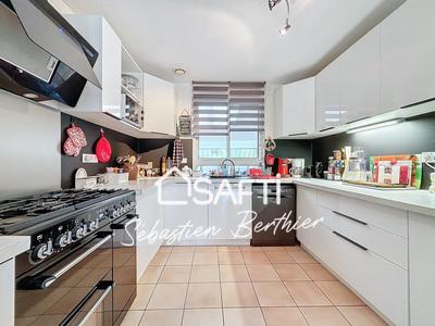 Maison - 145 m² - 5 pièces