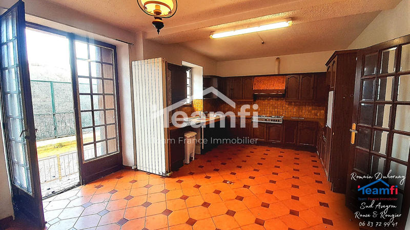 Maison - 192 m² - 20 pièces