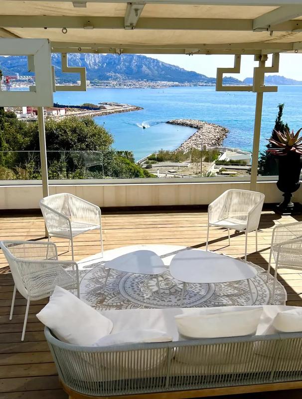 Maison - 200 m² - 6 pièces