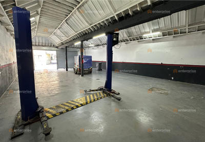 Local d'activité / Entrepôt - 144 m²