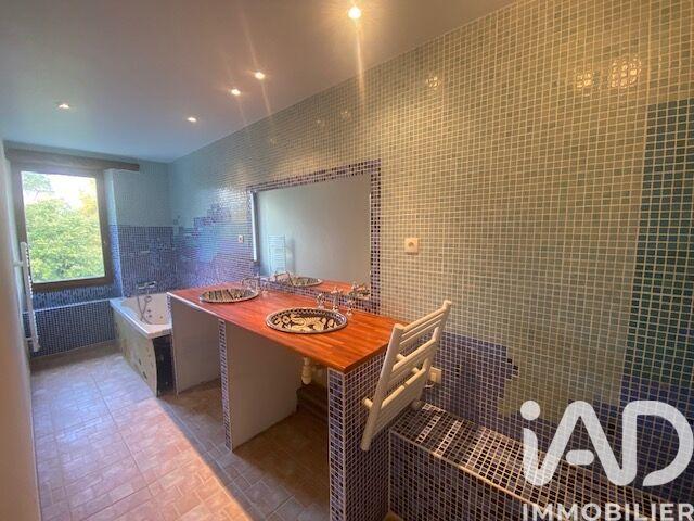 Maison - 225 m² - 6 pièces