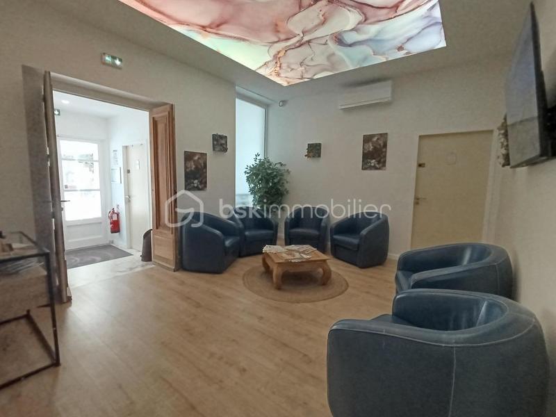 Local commercial - 226 m² - 10 pièces