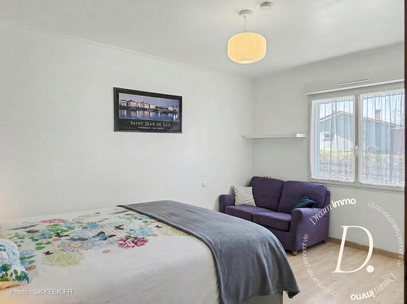 Maison - 220 m² - 7 pièces