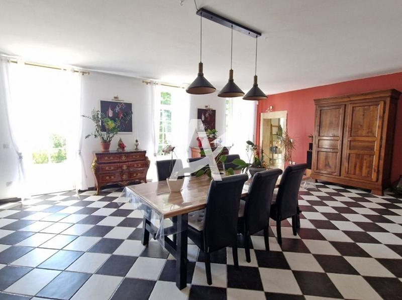 Longère - 500 m² - 11 pièces