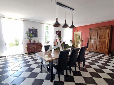 Longère - 500 m² - 11 pièces