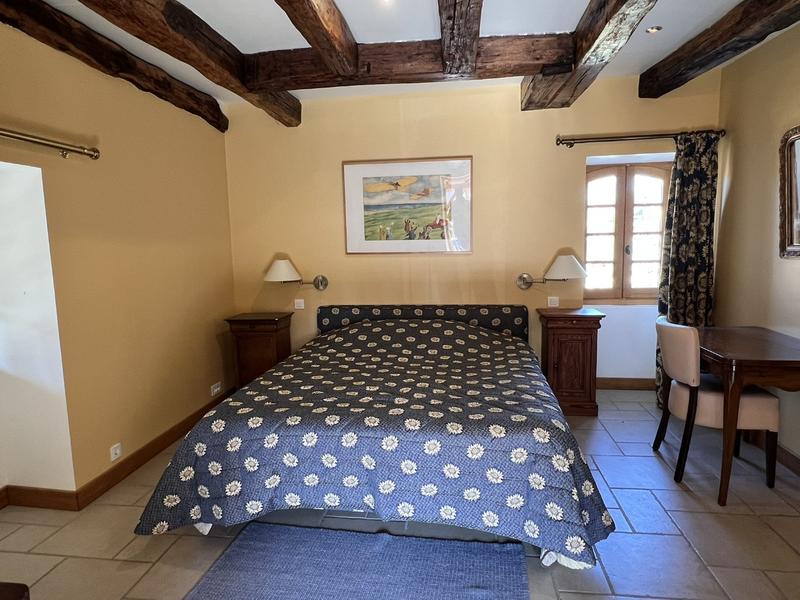 Maison - 230 m² - 11 pièces