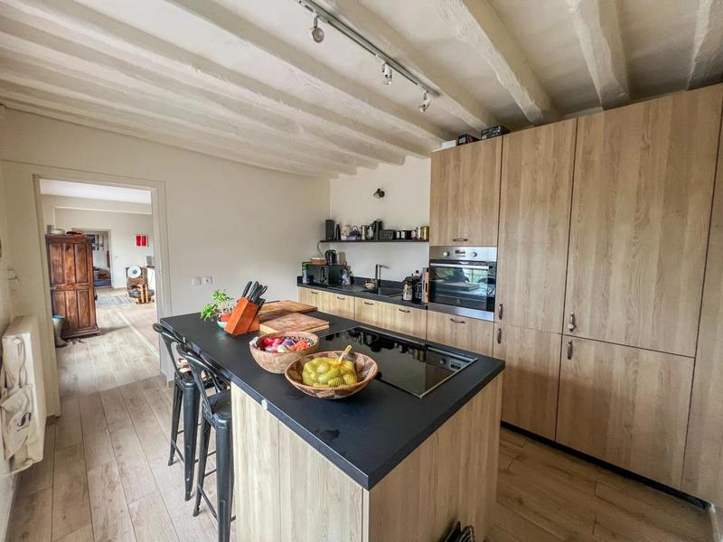 Demeure - 260 m² - 8 pièces