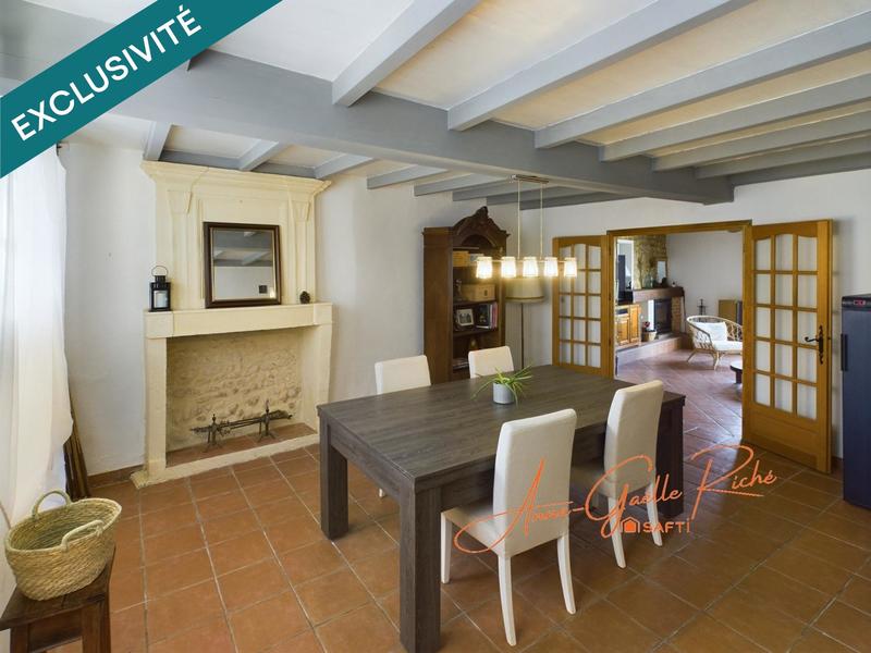 Maison - 300 m² - 16 pièces