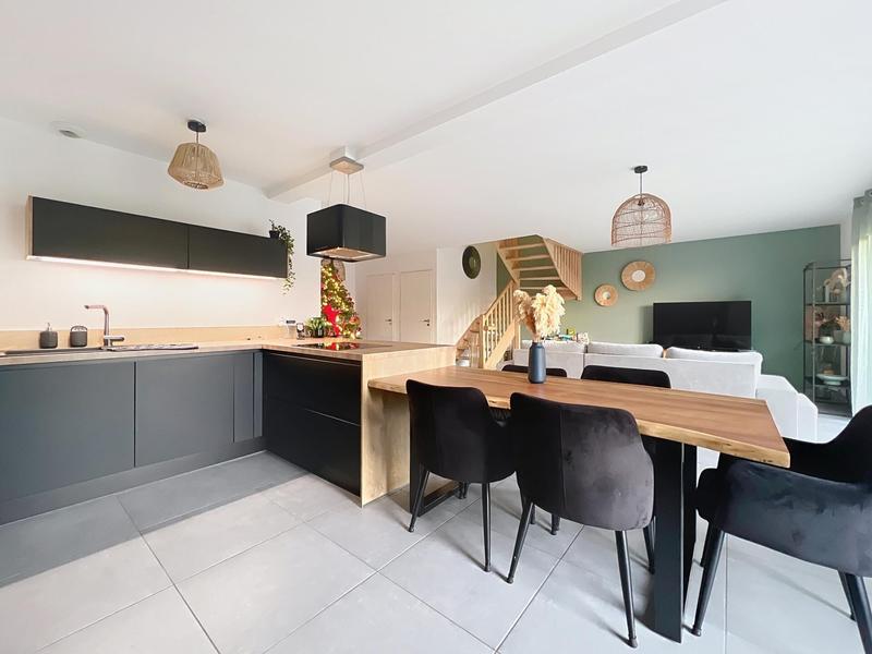 Maison - 120 m² - 6 pièces