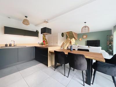 Maison - 120 m² - 6 pièces