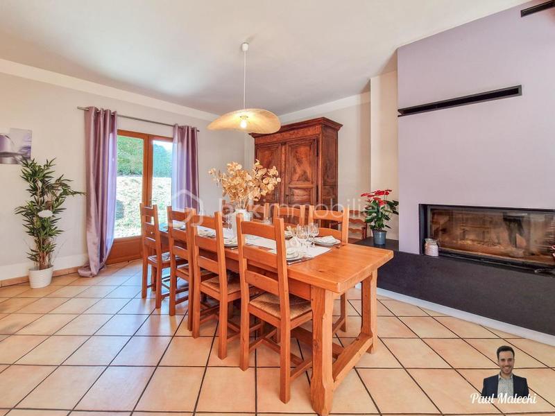 Villa - 295 m² - 9 pièces