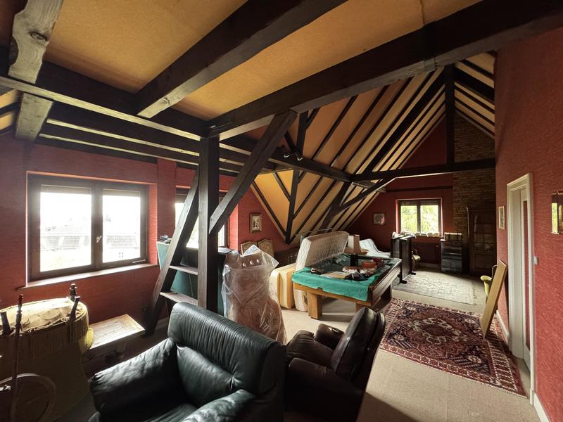 Maison - 236 m² - 7 pièces