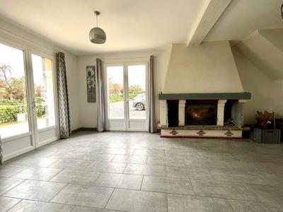 Maison traditionnelle - 165 m² - 8 pièces