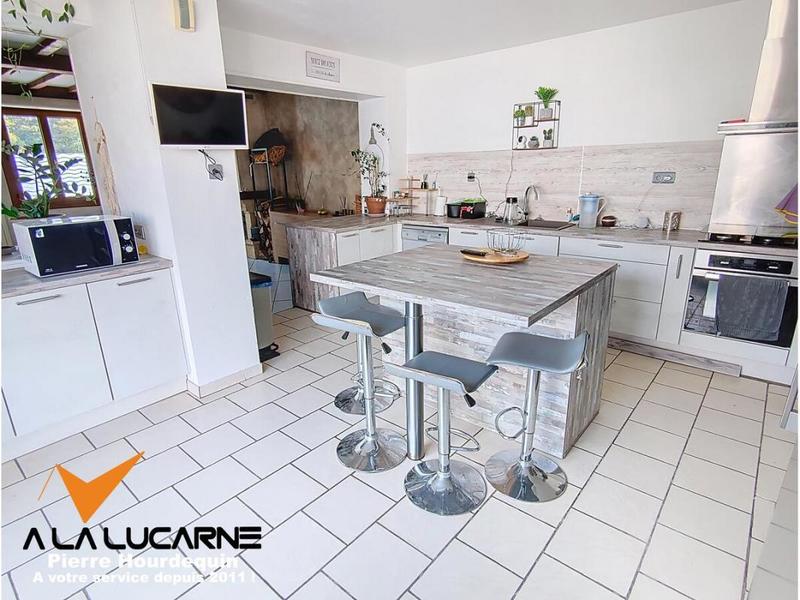 Maison - 93 m² - 5 pièces