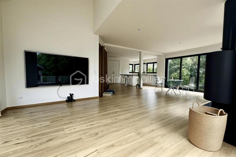 Maison - 144 m² - 7 pièces