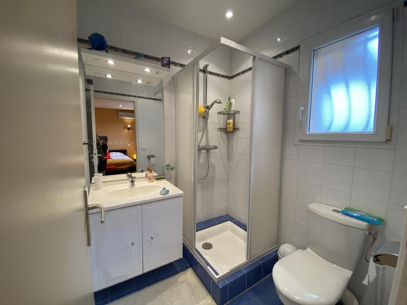 Villa - 243 m² - 9 pièces