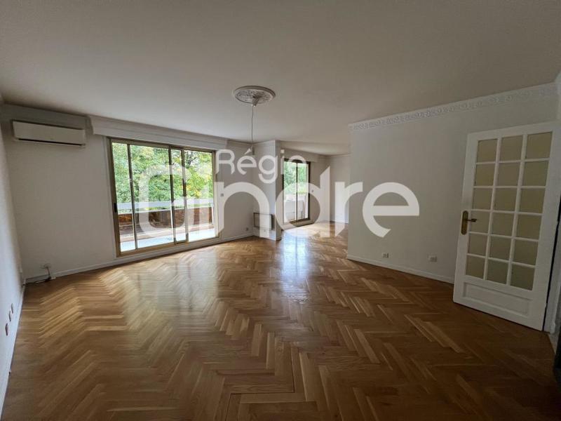 Appartement - 93 m² - 4 pièces