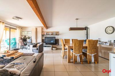 Appartement - 100 m² - 3 pièces