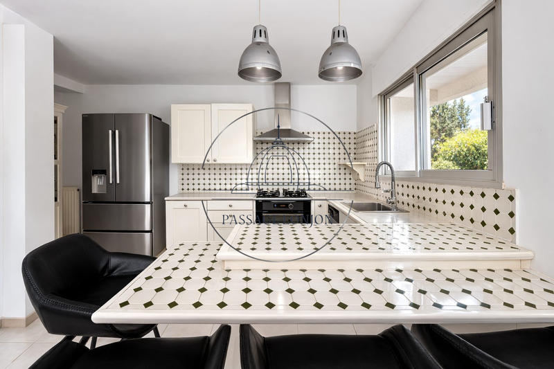 Villa - 180 m² - 5 pièces